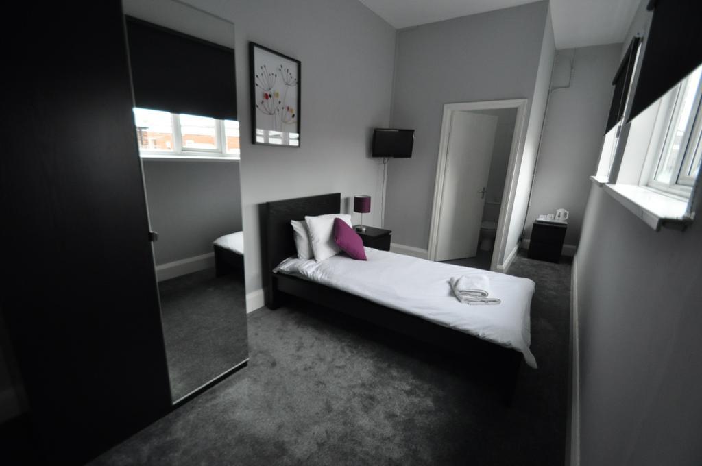 The Embassy Hotel Kingston upon Hull Exterior photo